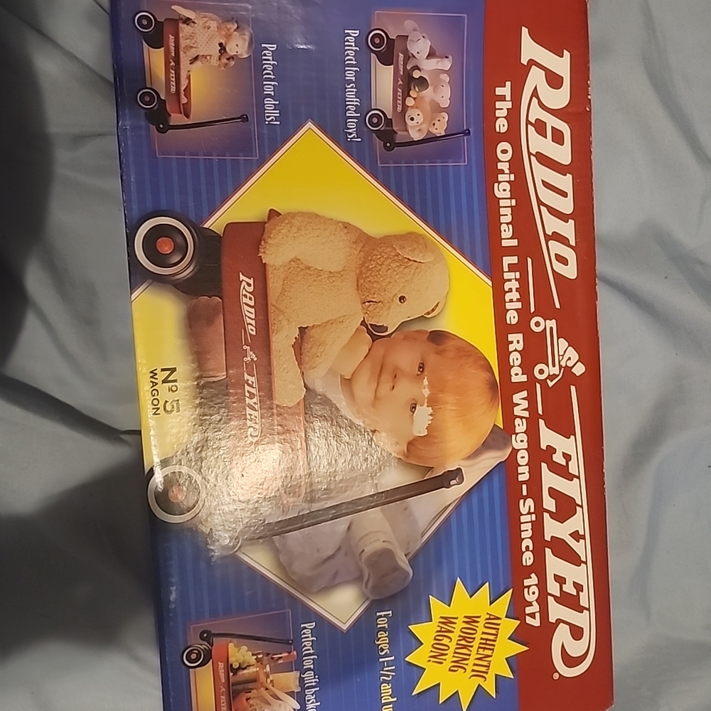 Radio Flyer Classic Red Wagon Toy - Picture 3 of 6